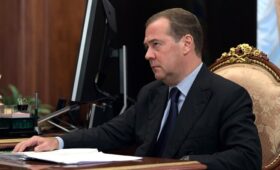 Медведев поздравил западных «друзей» с успешным испытанием «Сармата»