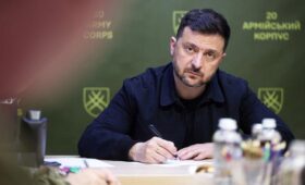 «Менять не собирается»: на Украине сделали внезапное заявление о Зеленском
