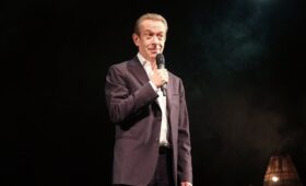 «Наши будущие гробокопатели»: Владимир Машков вспомнил, как старики МХАТ назвали молодых артистов «Современника»