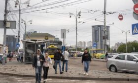 «Штыки» Зеленского в тылу: Просроченному киевскому главарю беспрекословно доверяют 25% украинцев