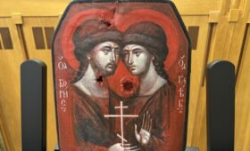 Смывали кровь, чтобы написать икону