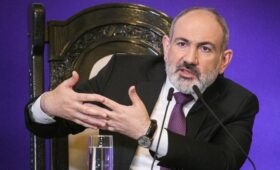 В Кремле не поняли поведения Пашиняна на встрече с Зеленским