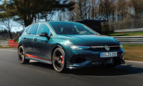 Volkswagen установил рекорд Нюрбургринга на юбилейном хэтчбеке Golf GTI